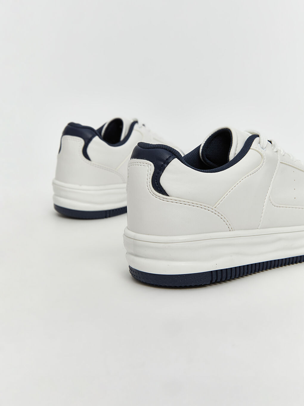 Beyaz Bağcıklı Kadın Spor Ayakkabı-4