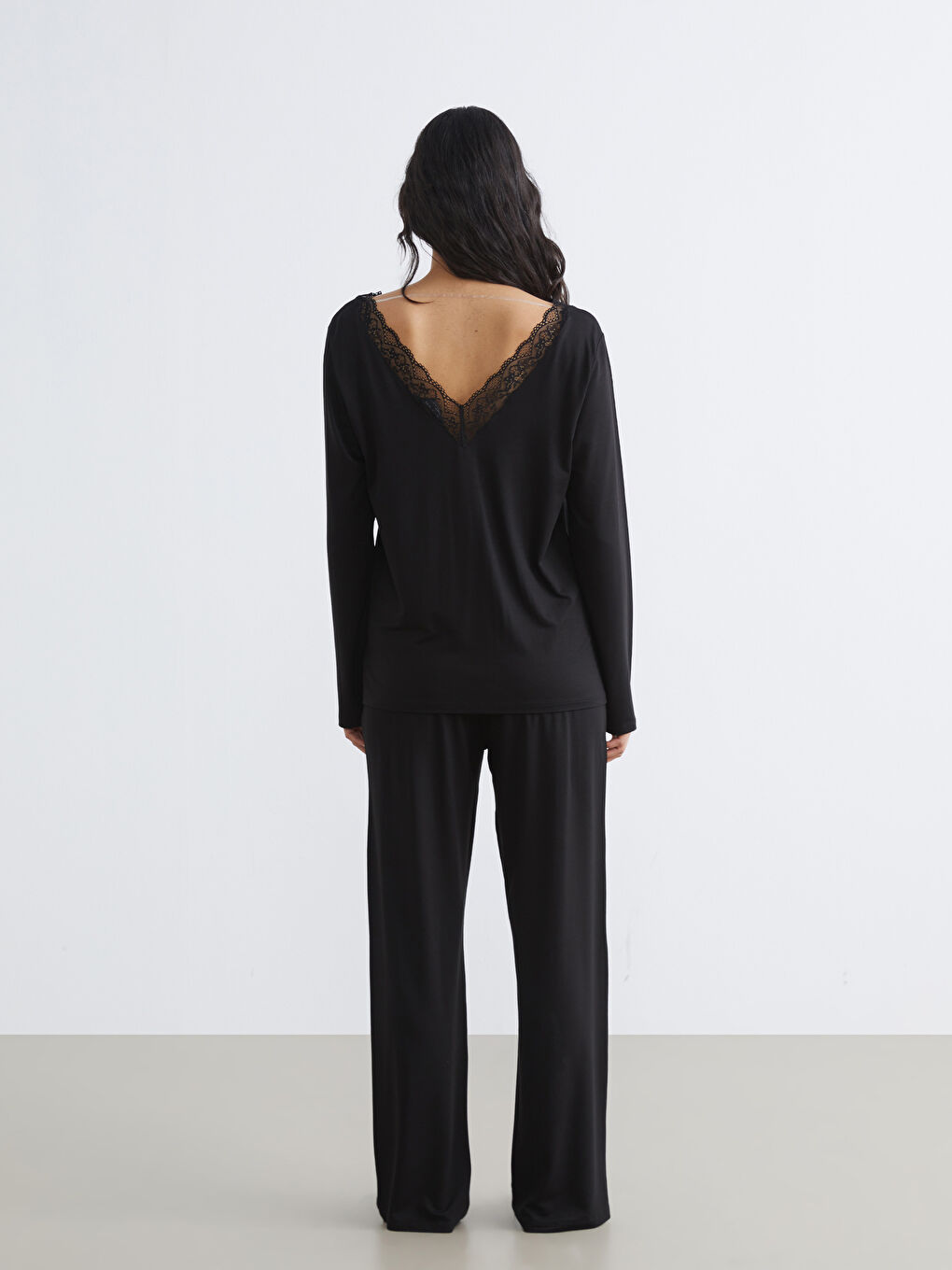 V-neck Women's Pajama Set with Lace Details-3