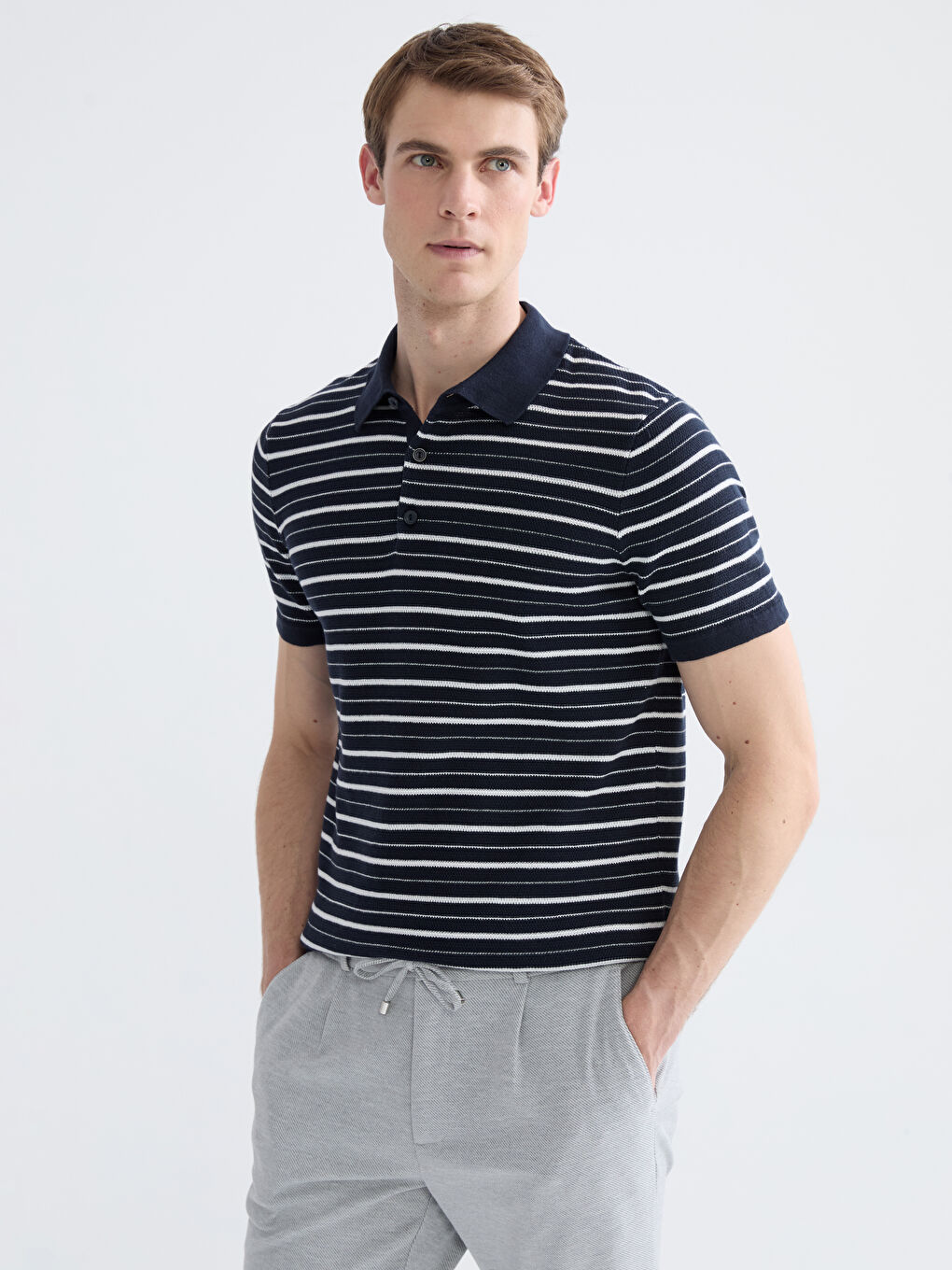 Водолазка Мужская Трикотажная Кофта в Полоску с Коротким Рукавом-1