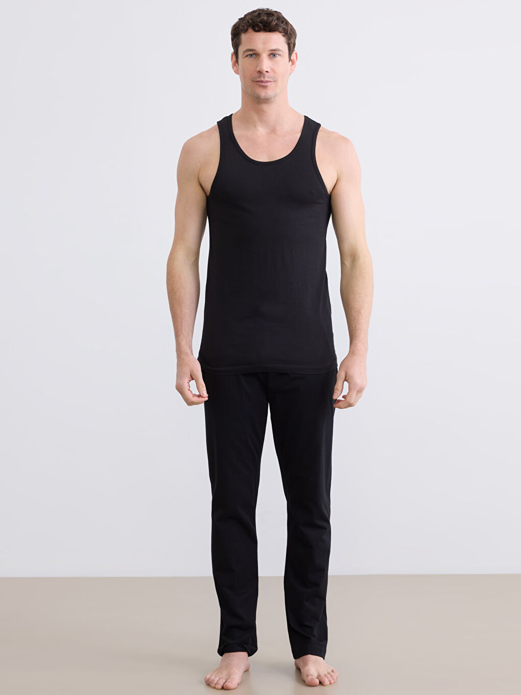 Siyah U Yaka Erkek Atlet 3'lü-4