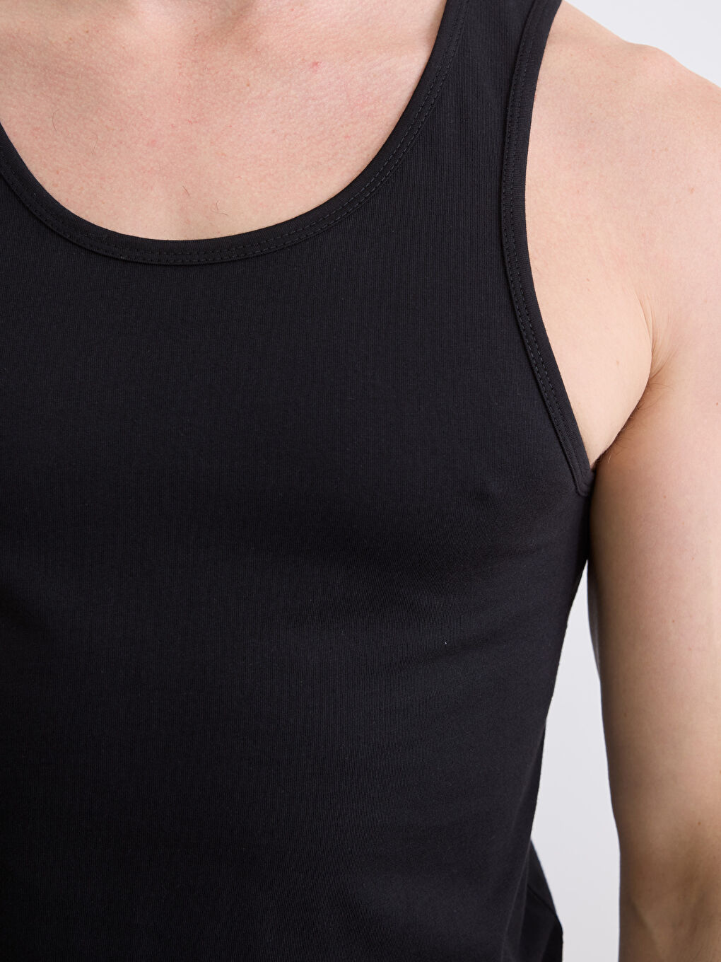 Siyah U Yaka Erkek Atlet 3'lü-5