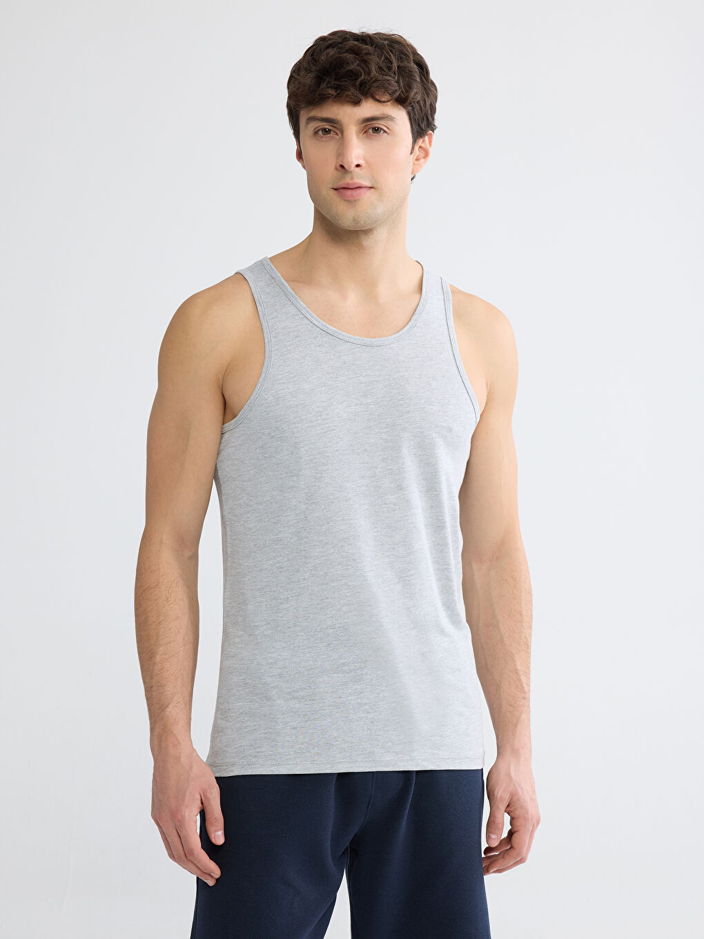 Ерлерге арналған u-мойын майка, үш данадан тұратын-1