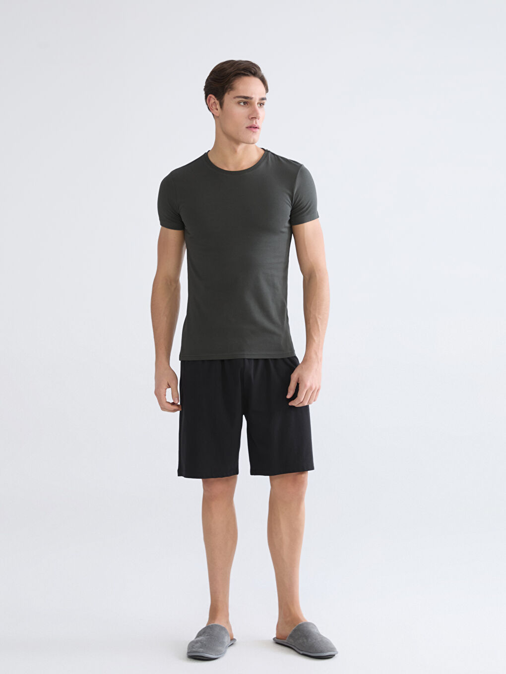 Haki Bisiklet Yaka Kısa Kollu Erkek Atlet-1