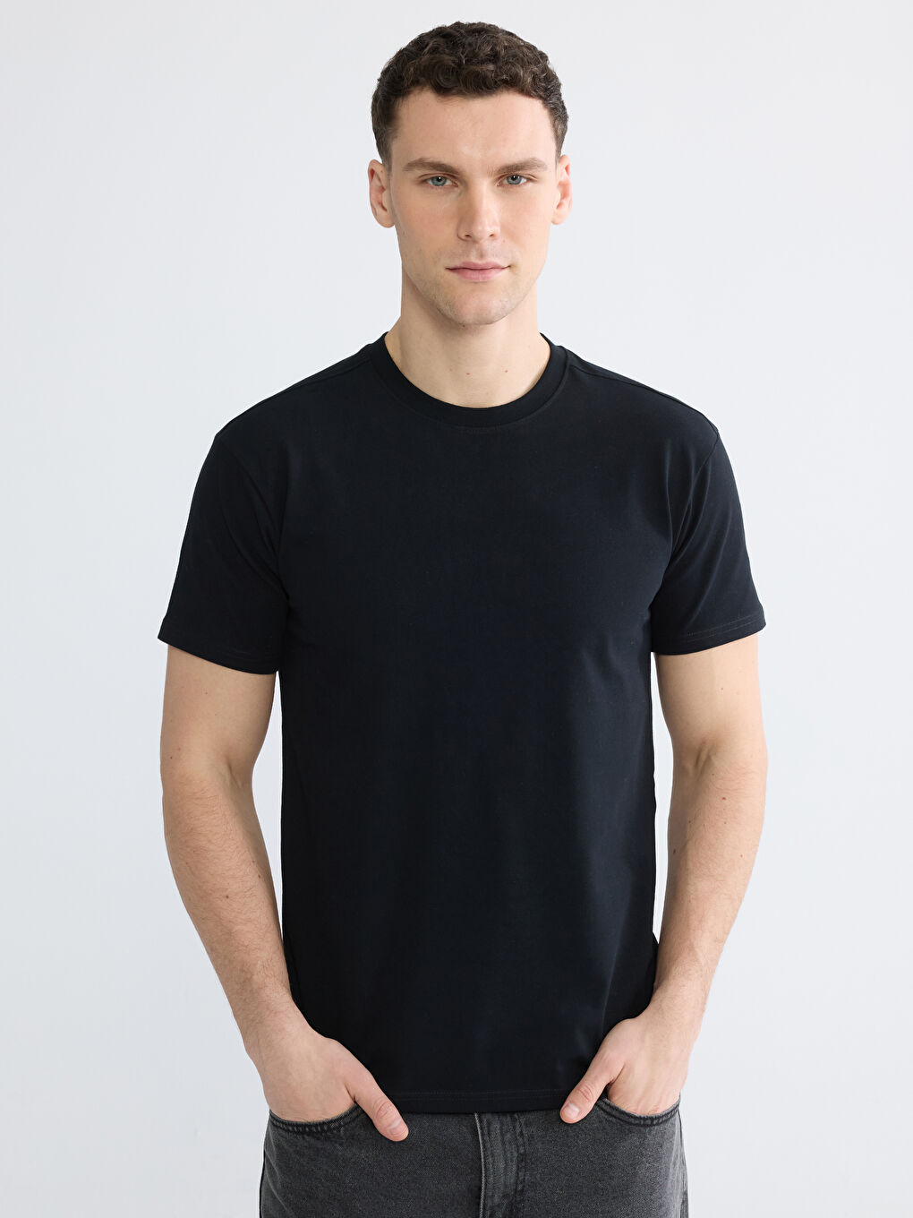 Siyah Bisiklet Yaka Kısa Kollu Erkek Atlet