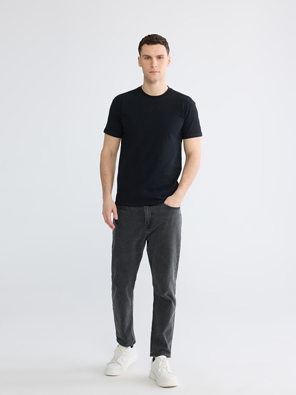 Siyah Bisiklet Yaka Kısa Kollu Erkek Atlet-1