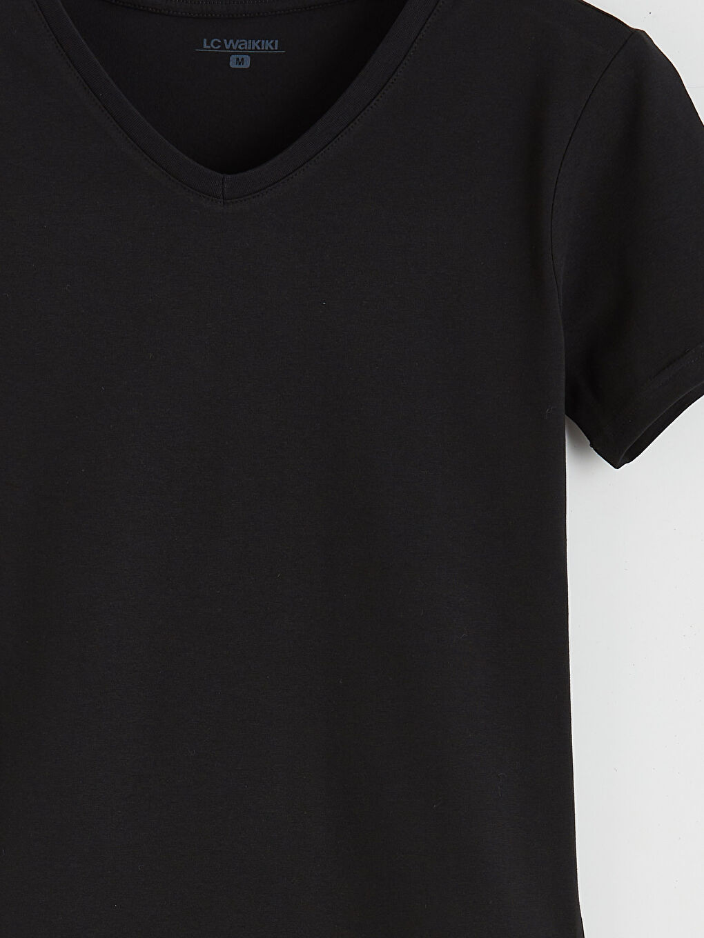 Siyah V Yaka Kısa Kollu Erkek Atlet-5