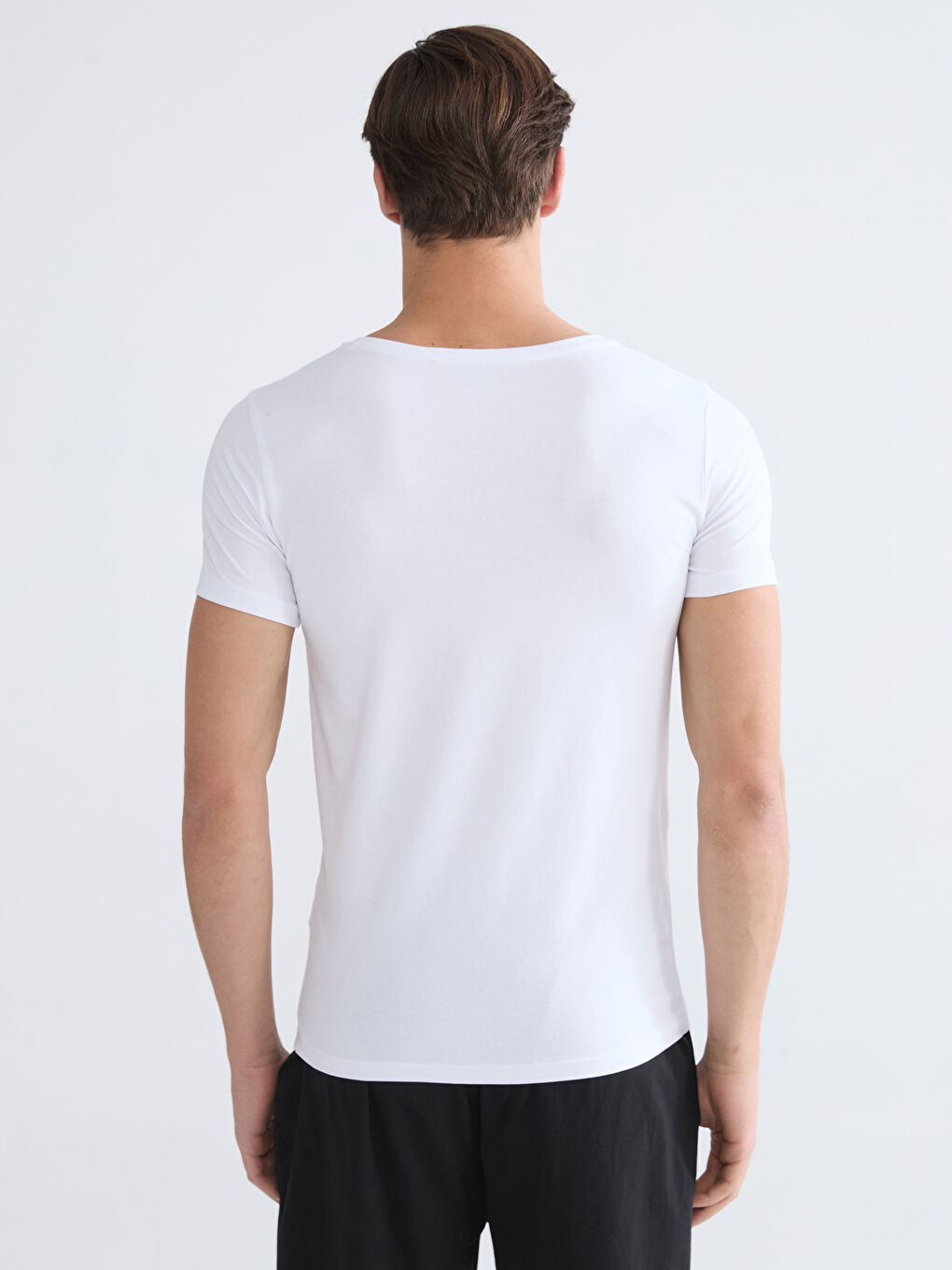 Beyaz V Yaka Kısa Kollu Erkek Atlet-3