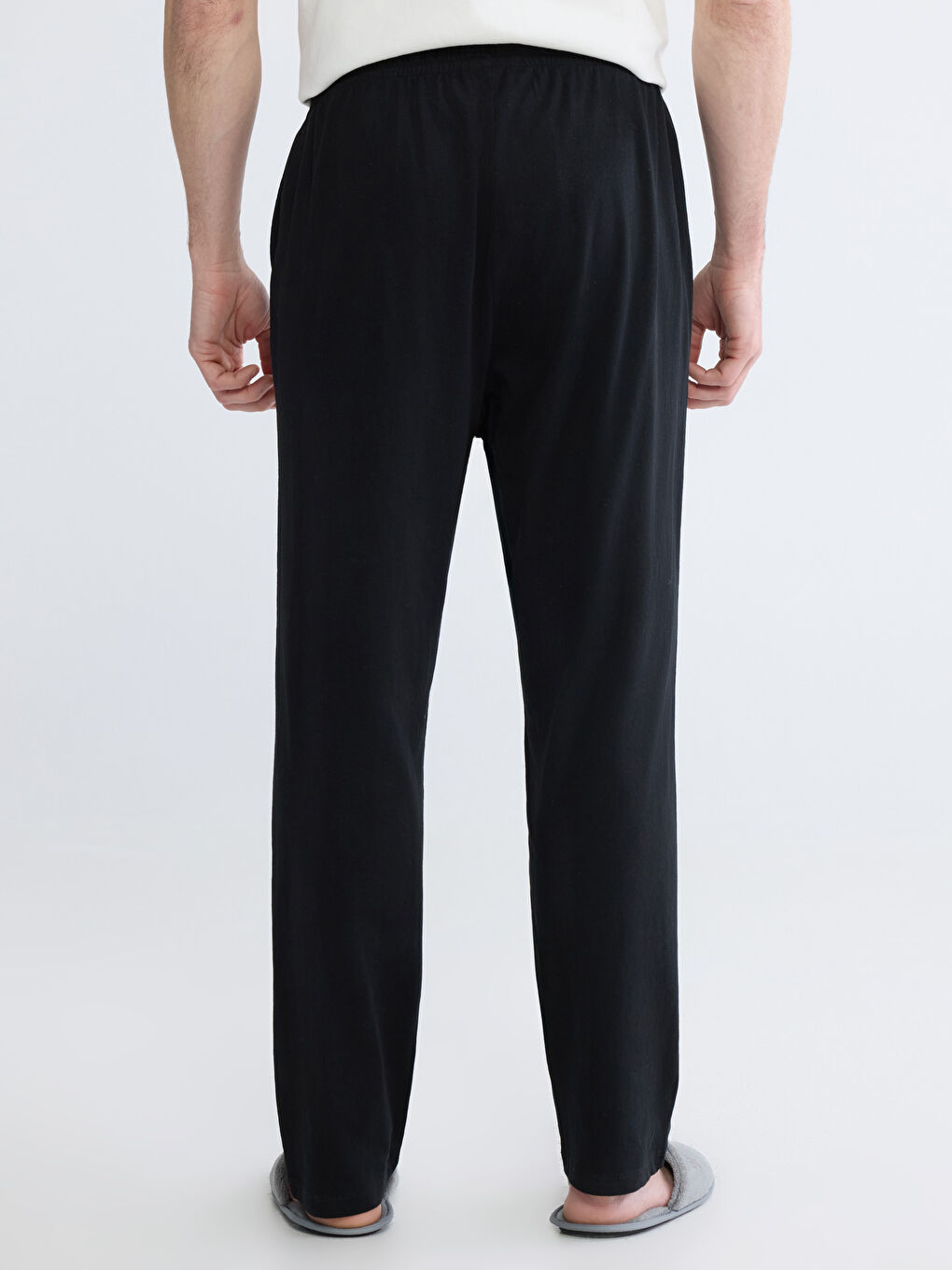 Men's Pajama Bottoms in a Classic Fit-3