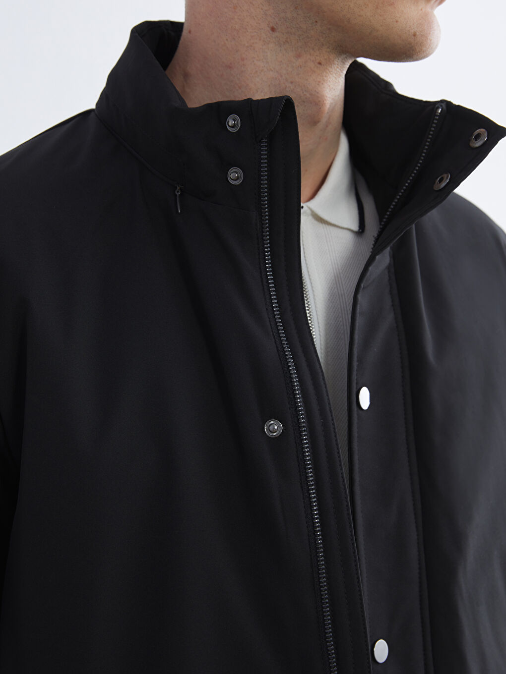 Siyah Standart Kalıp Kapüşonlu Erkek Mont-2