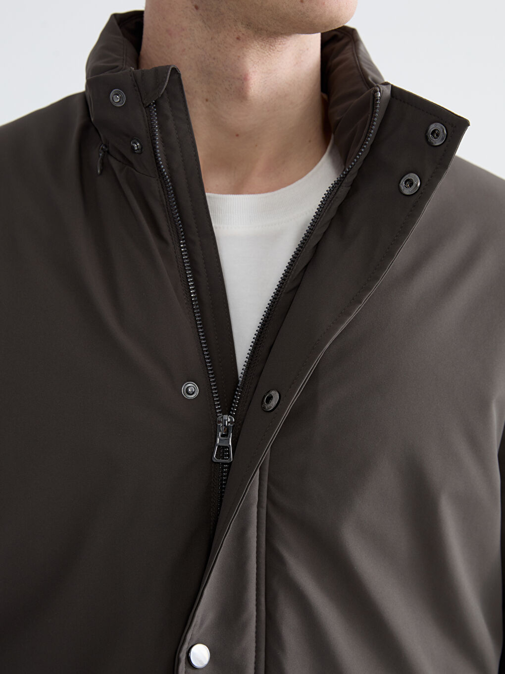 Haki Standart Kalıp Kapüşonlu Erkek Mont-4