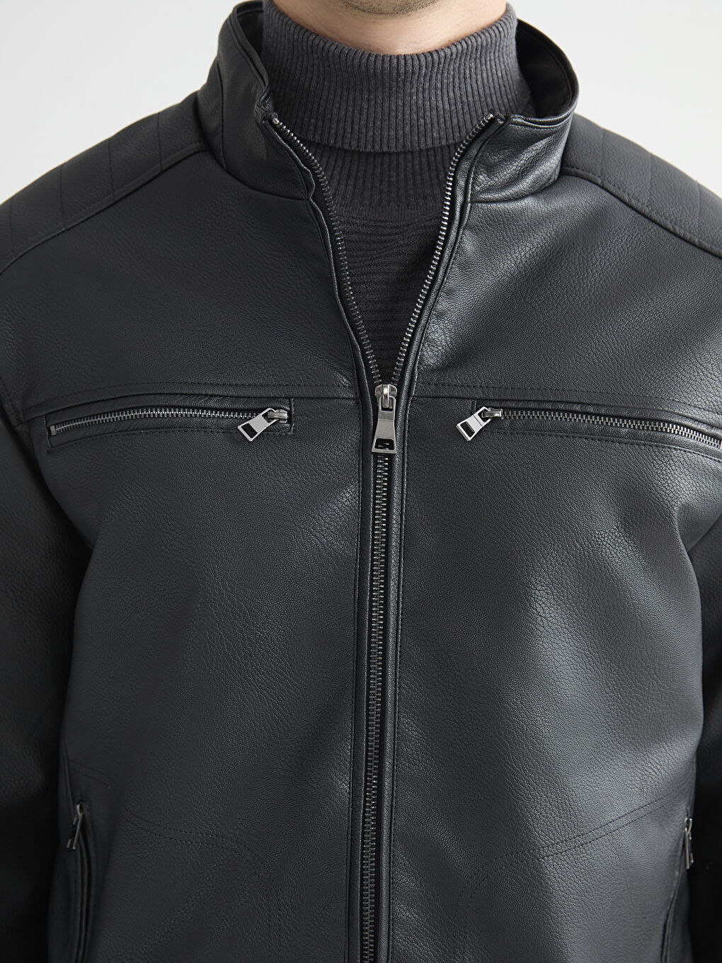 Siyah Standart Kalıp Dik Yaka Erkek Deri Görünümlü Mont-4