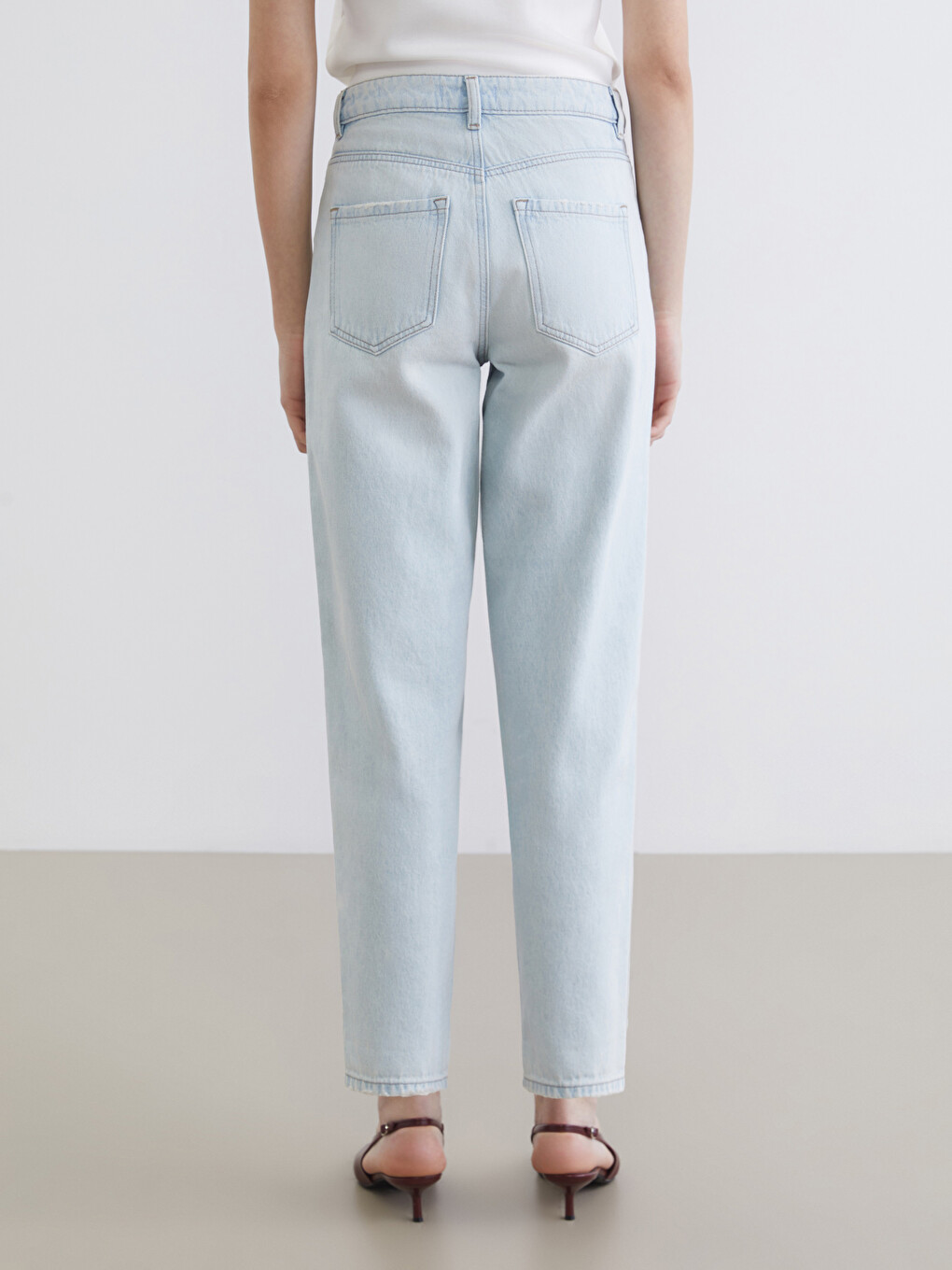 Boyfriend Fit Women's Jeans-3