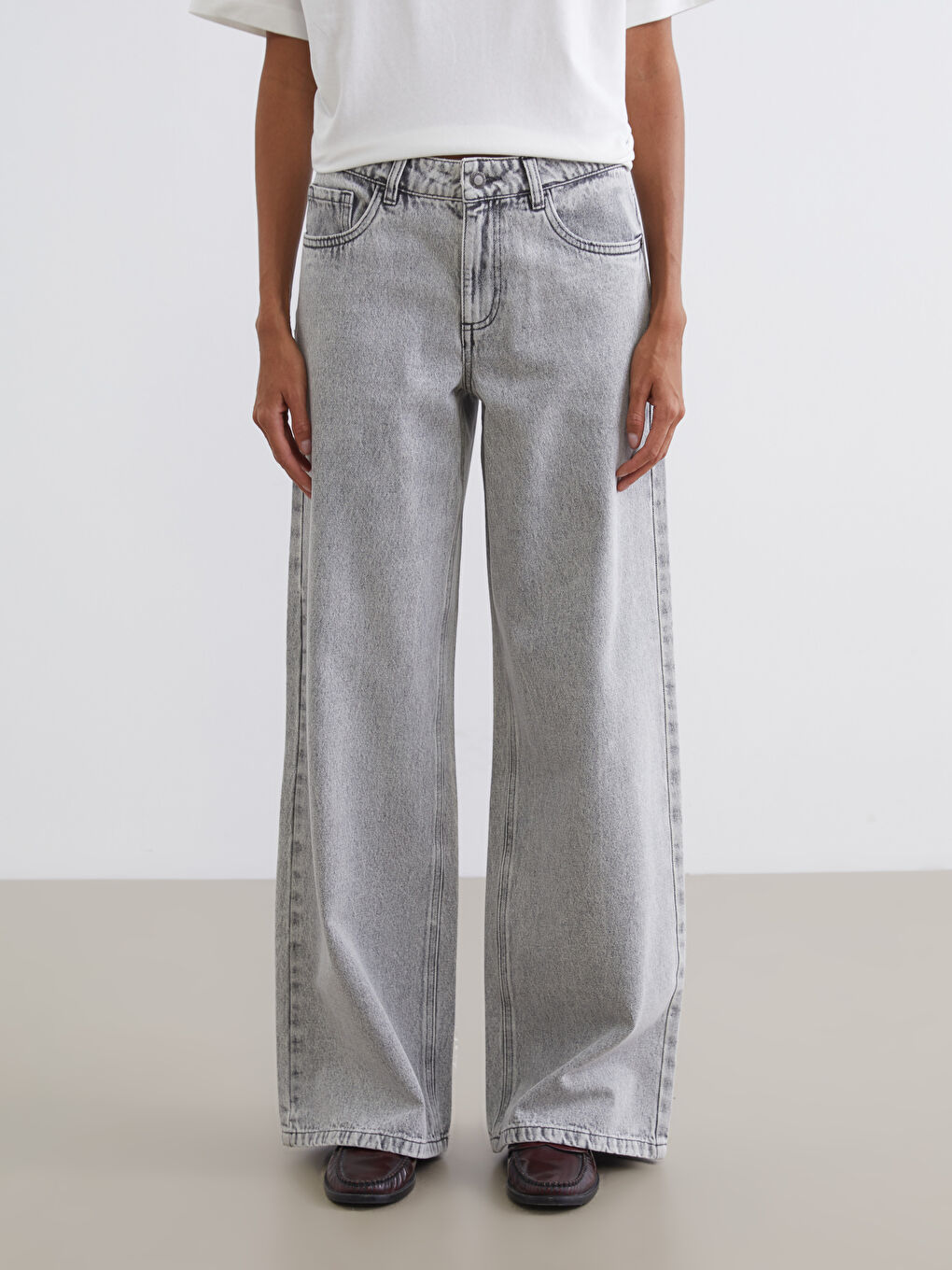 Hoch taillierte Baggy-Passform Damenjeans-1