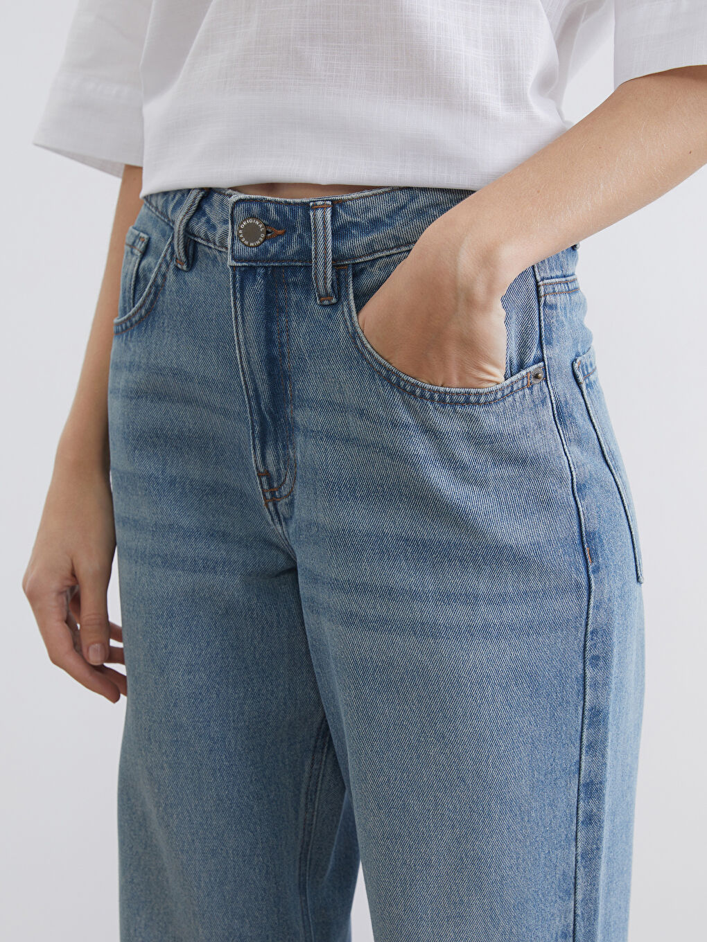 Women's Straight Fit Jean-2