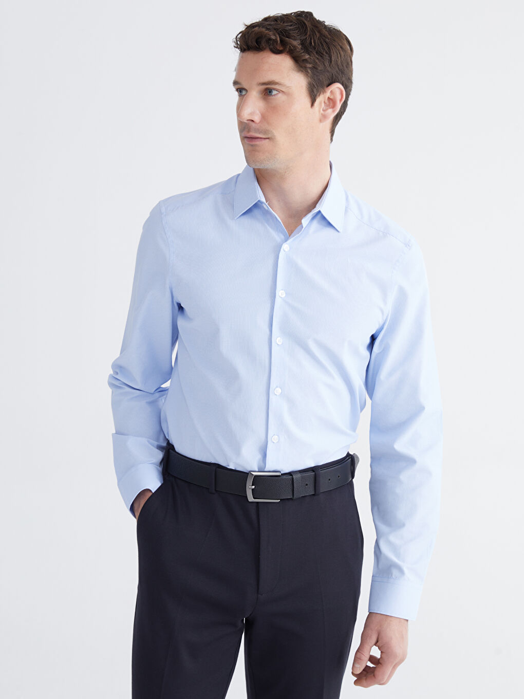 მამაკაცები ლურჯი პერანგი