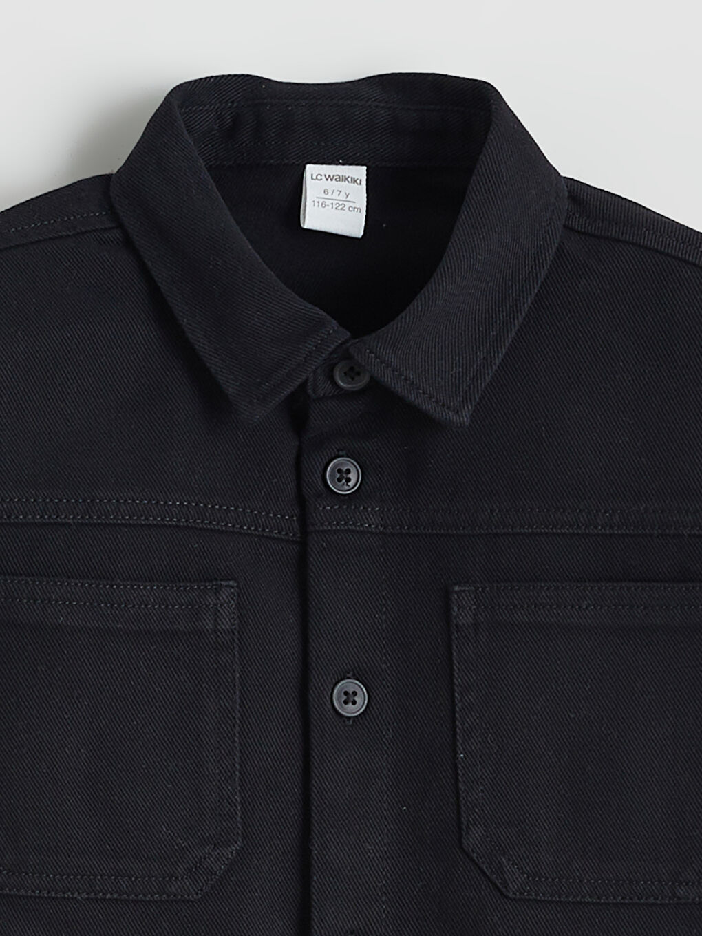 ბიჭი შავი პერანგი-1