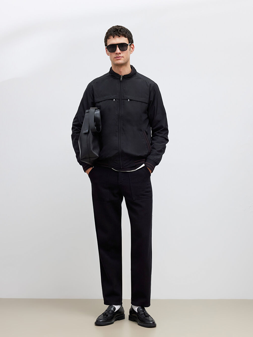 Siyah Standart Kalıp Dik Yaka Erkek Mont-1