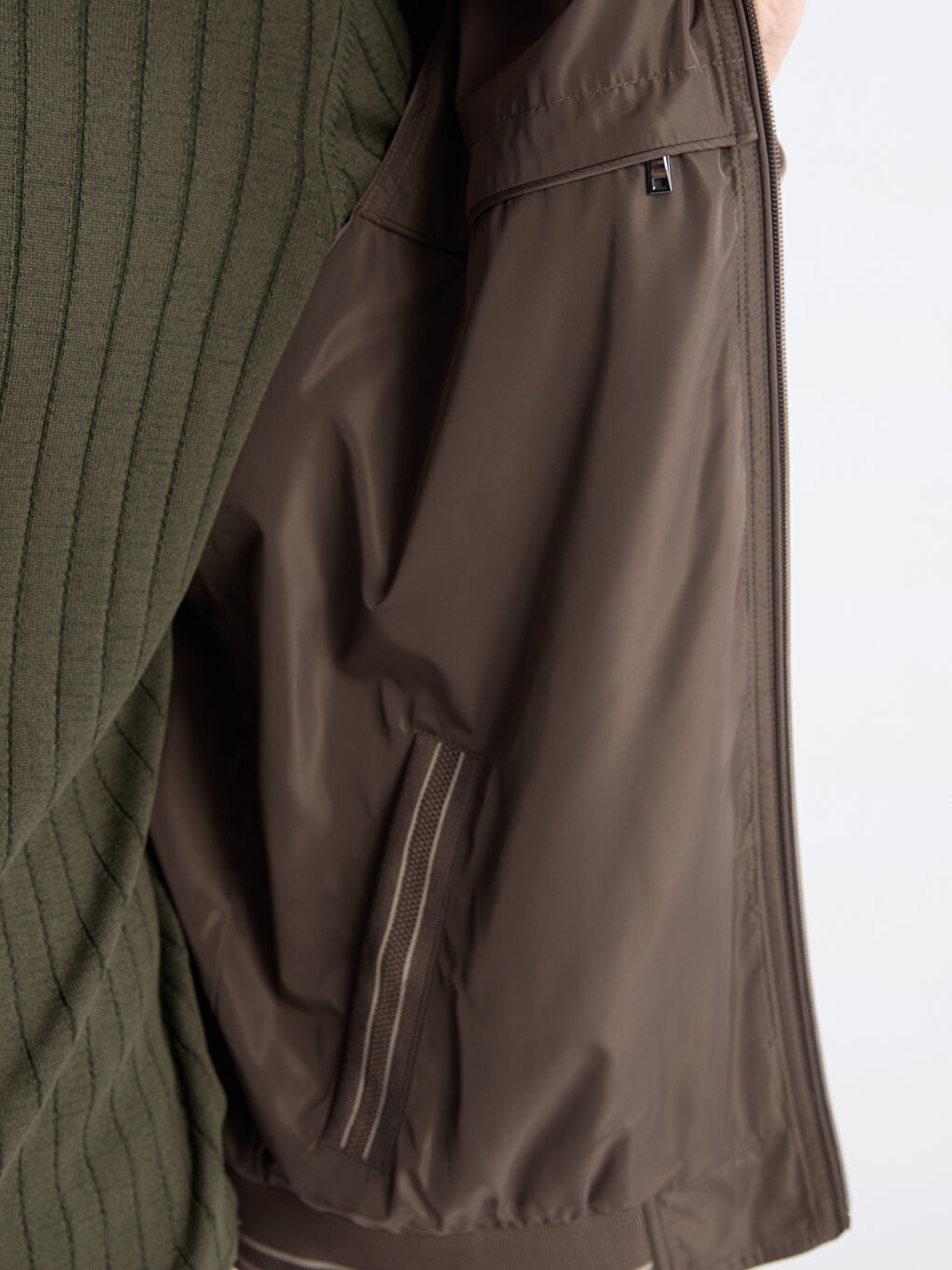 Haki Standart Kalıp Dik Yaka Erkek Mont-4