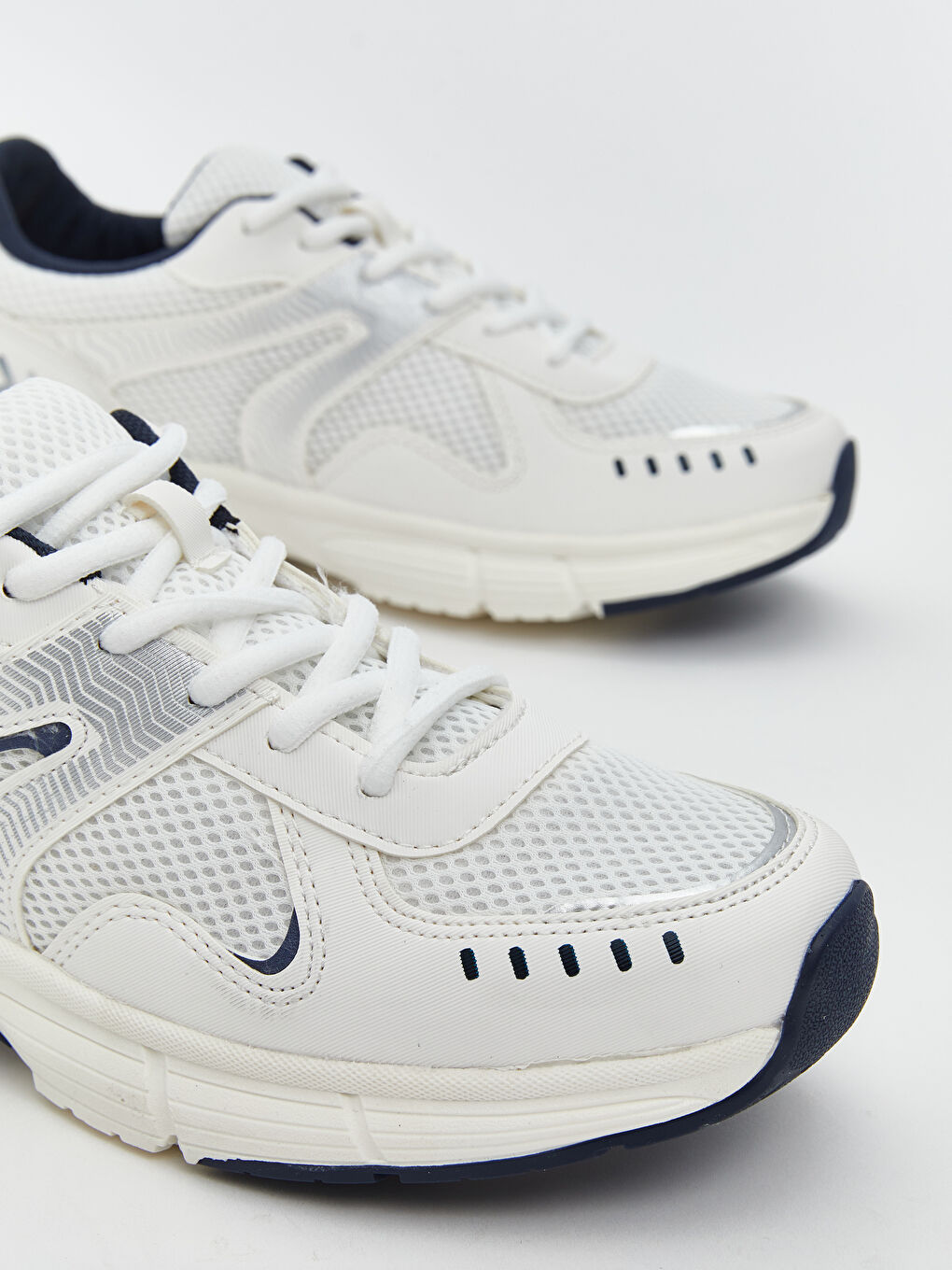 Beyaz Bağcıklı Kadın Spor Ayakkabı-2