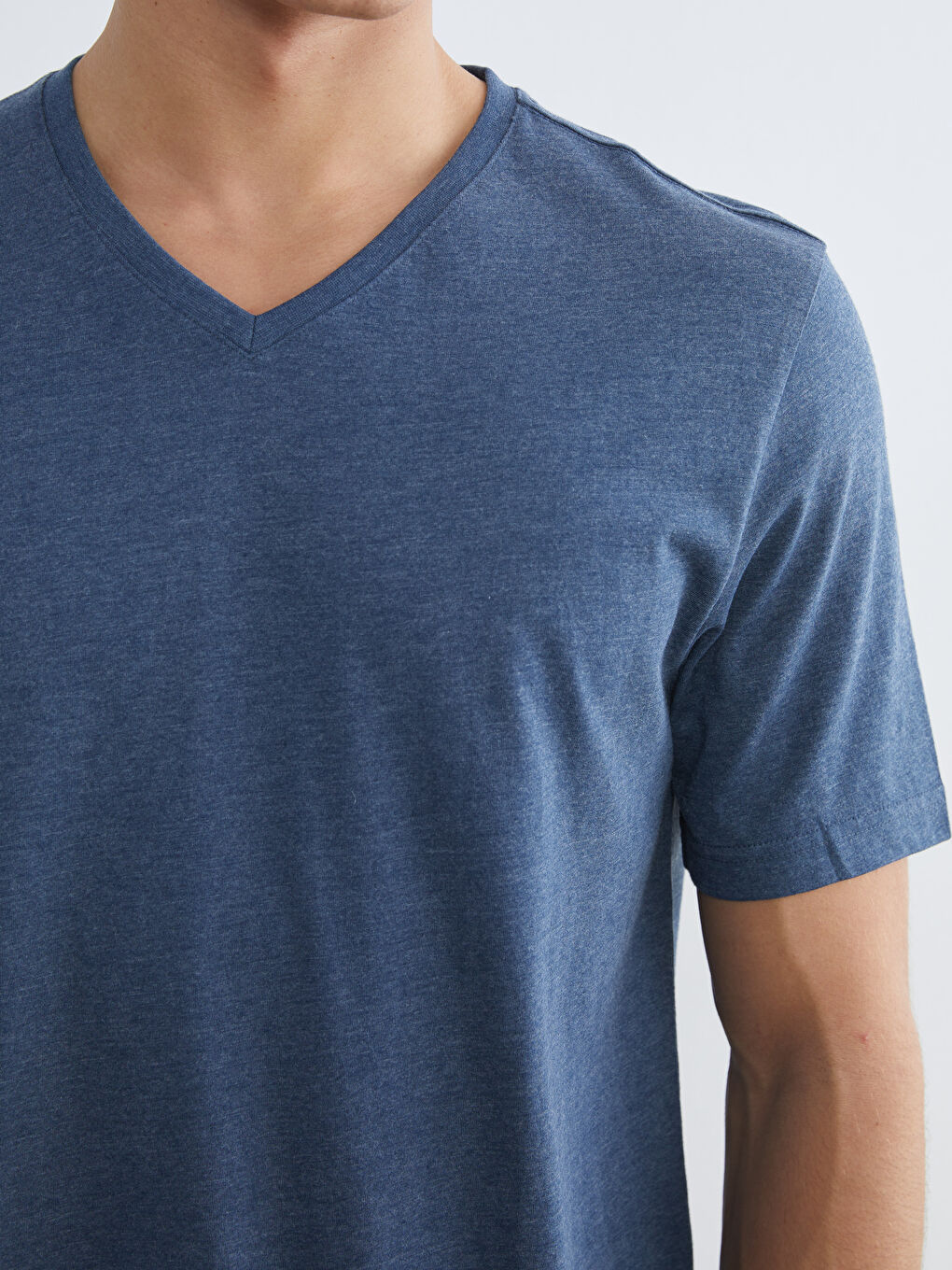 Футболка Мужская с V-образным вырезом и коротким рукавом из джерси-2