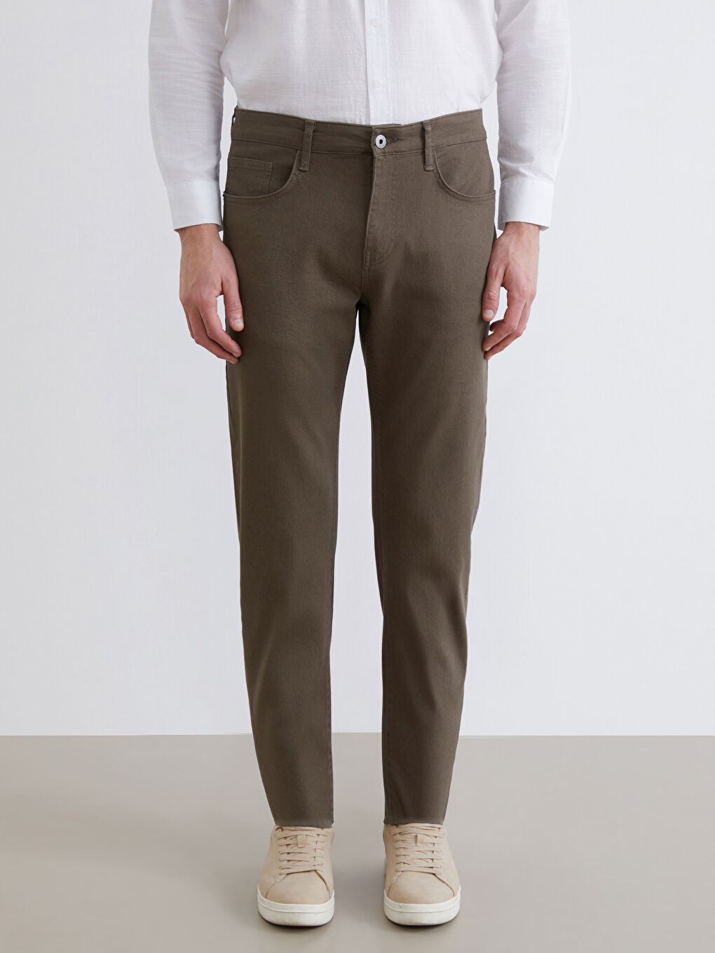 Kahverengi Dar Kalıp Gabardin Erkek Chino Pantolon-1