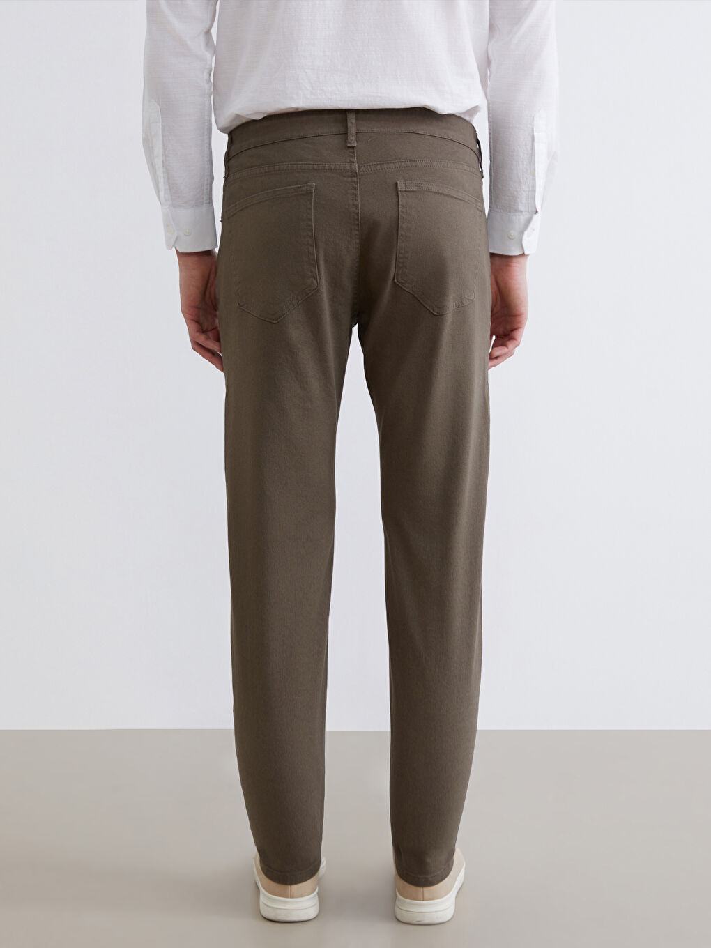 Kahverengi Dar Kalıp Gabardin Erkek Chino Pantolon-3