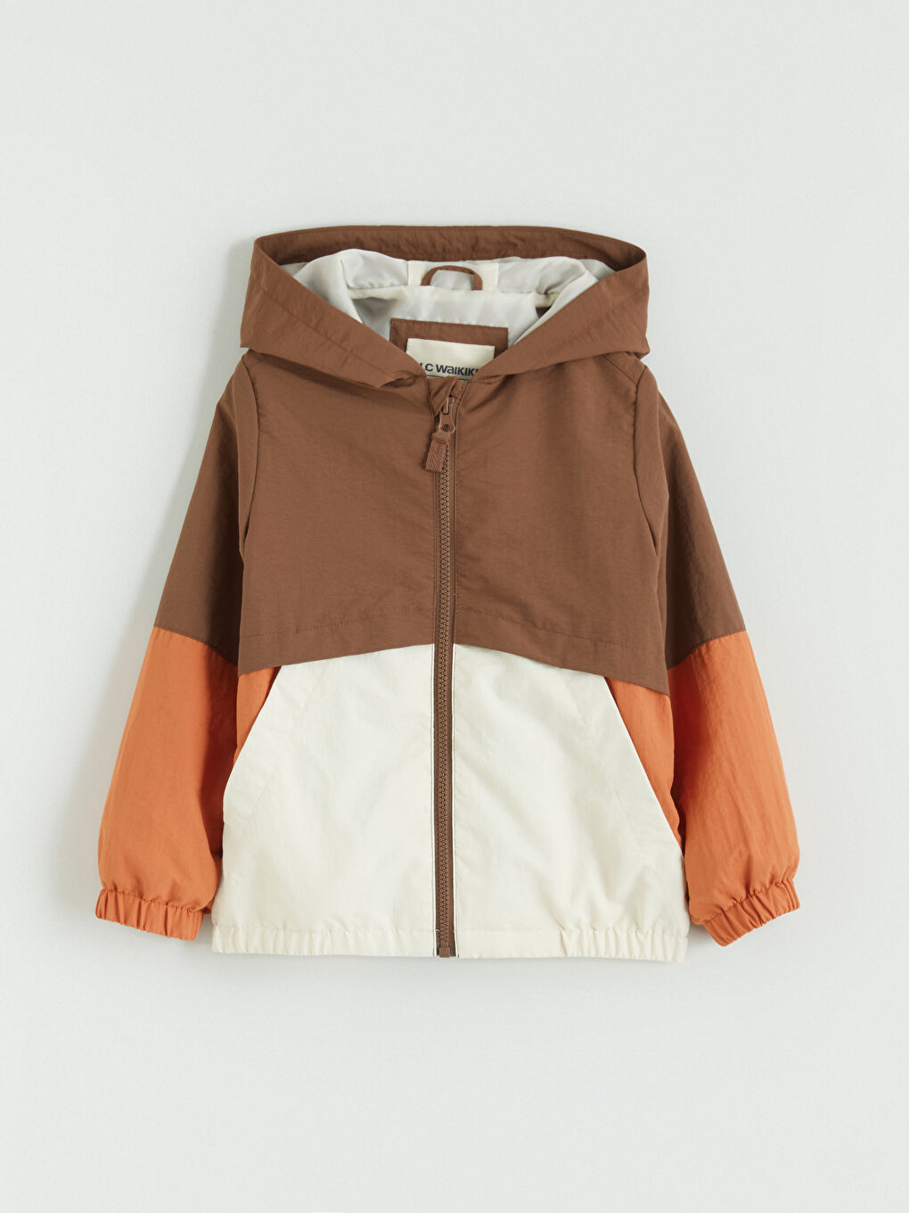 Kahverengi Kapüşonlu Renk Bloklu Erkek Çocuk Mont