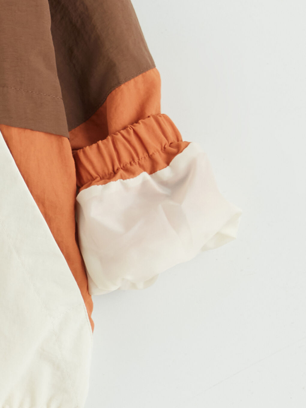 Kahverengi Kapüşonlu Renk Bloklu Erkek Çocuk Mont-2