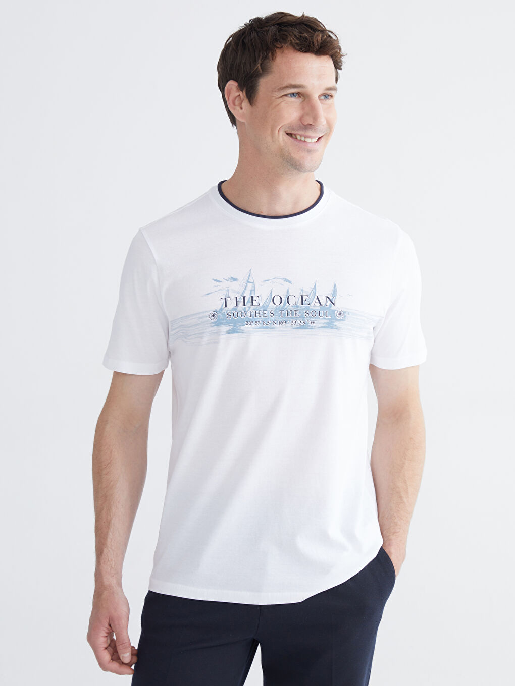 Beyaz Bisiklet Yaka Baskılı Penye Erkek Tişört