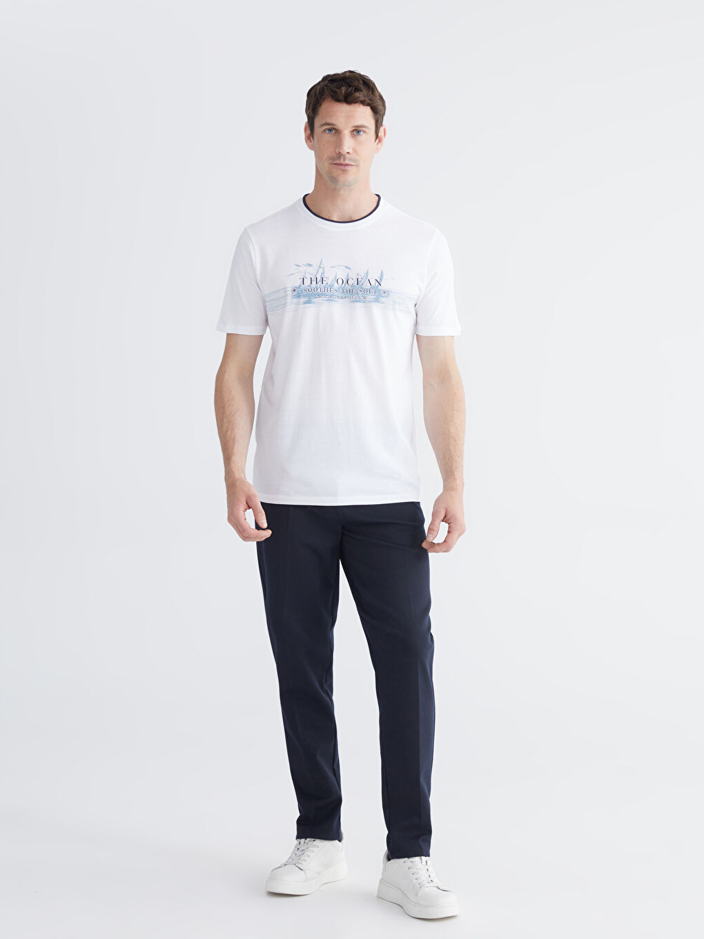 Beyaz Bisiklet Yaka Baskılı Penye Erkek Tişört-1