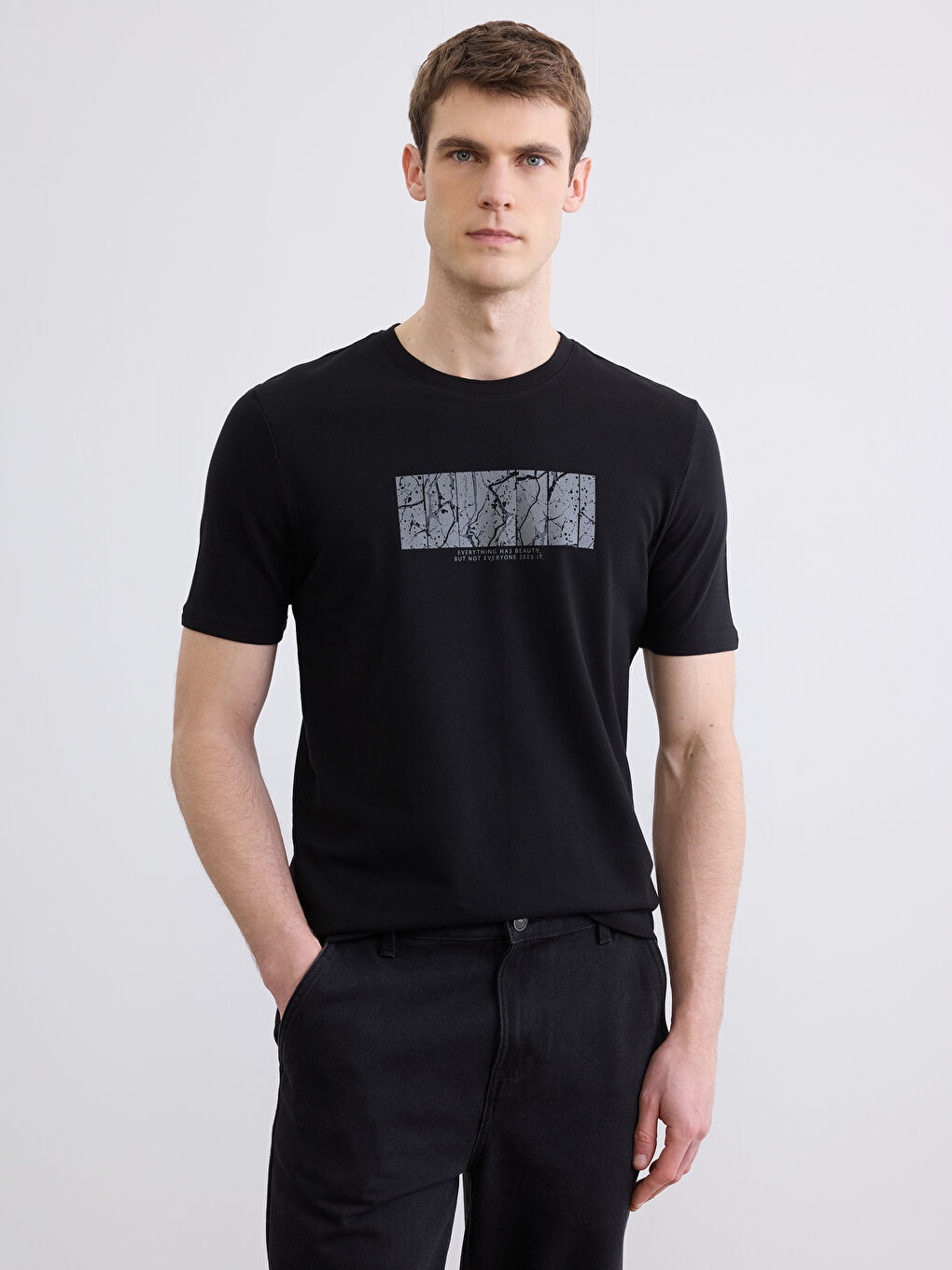 Tricou imprimat cu guler rotund pentru bărbați