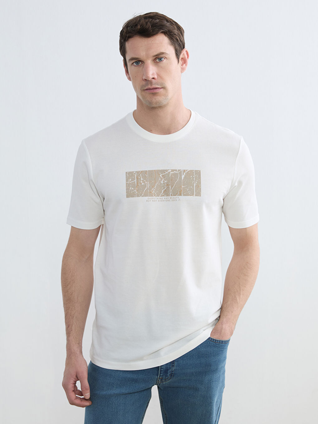 Muška majica sa printom i okruglim izrezom