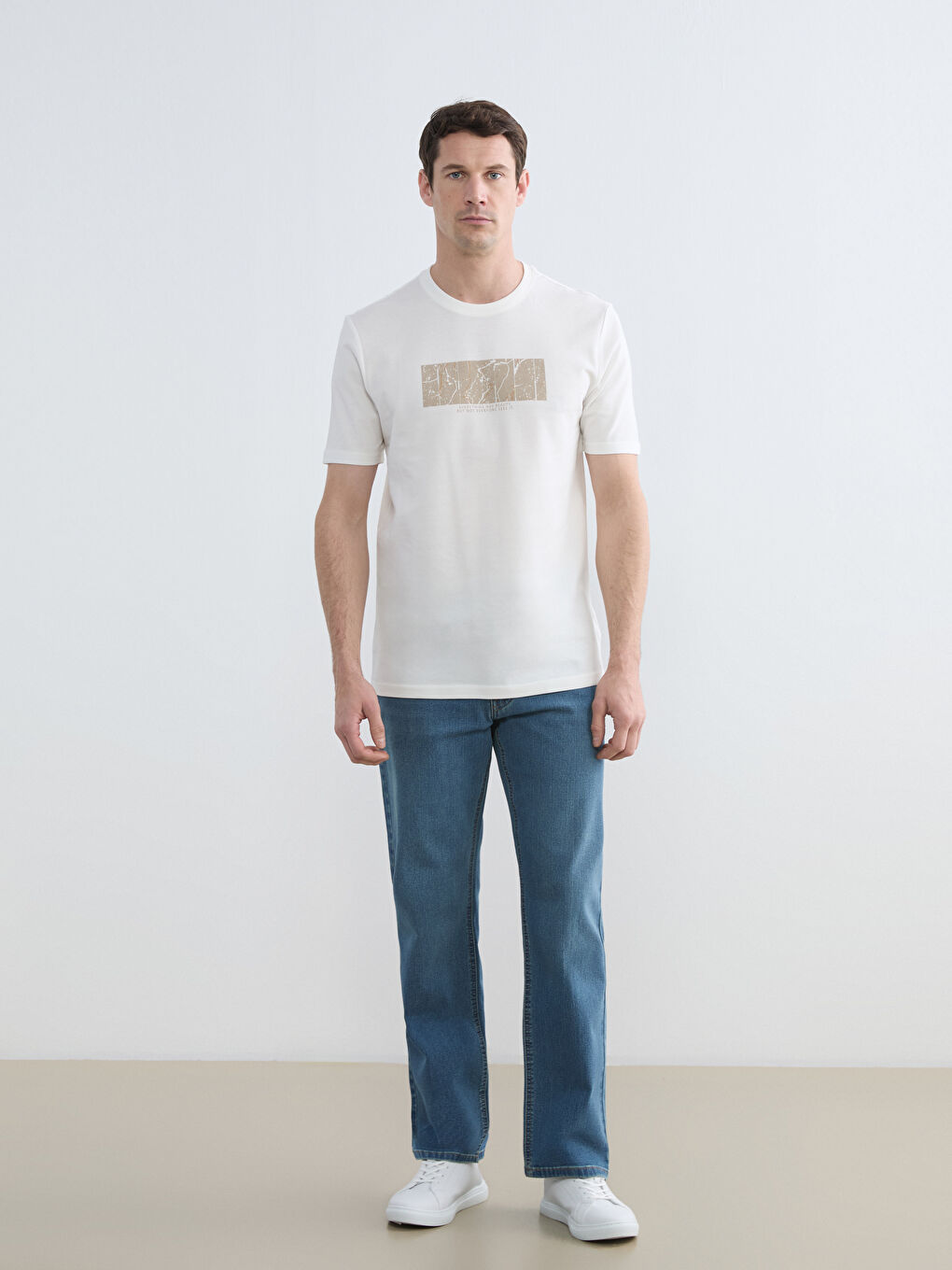 Muška majica sa printom i okruglim izrezom-1