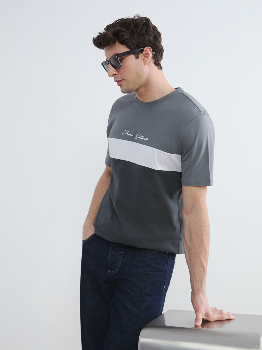 Antrasit Bisiklet Yaka Renk Bloklu Penye Erkek Tişört
