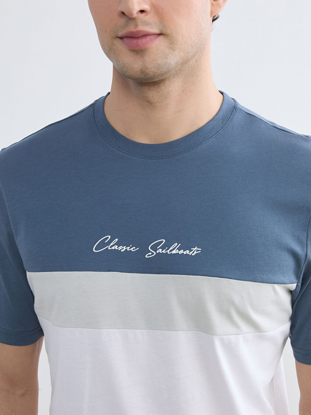 Muška majica od dresa sa blokovima boja i okruglim izrezom-2