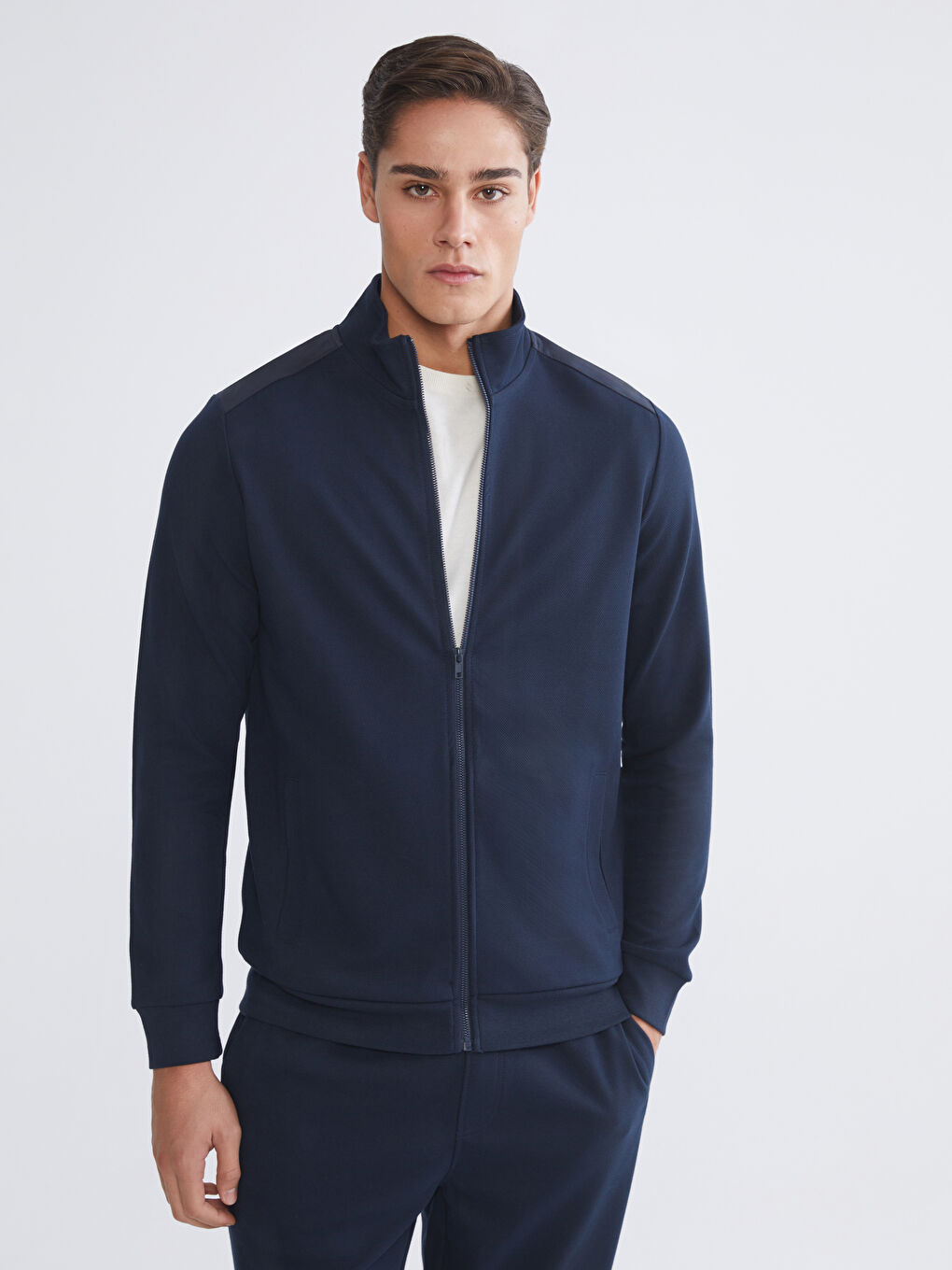 Men's stand-up collar zip-up sweatshirt