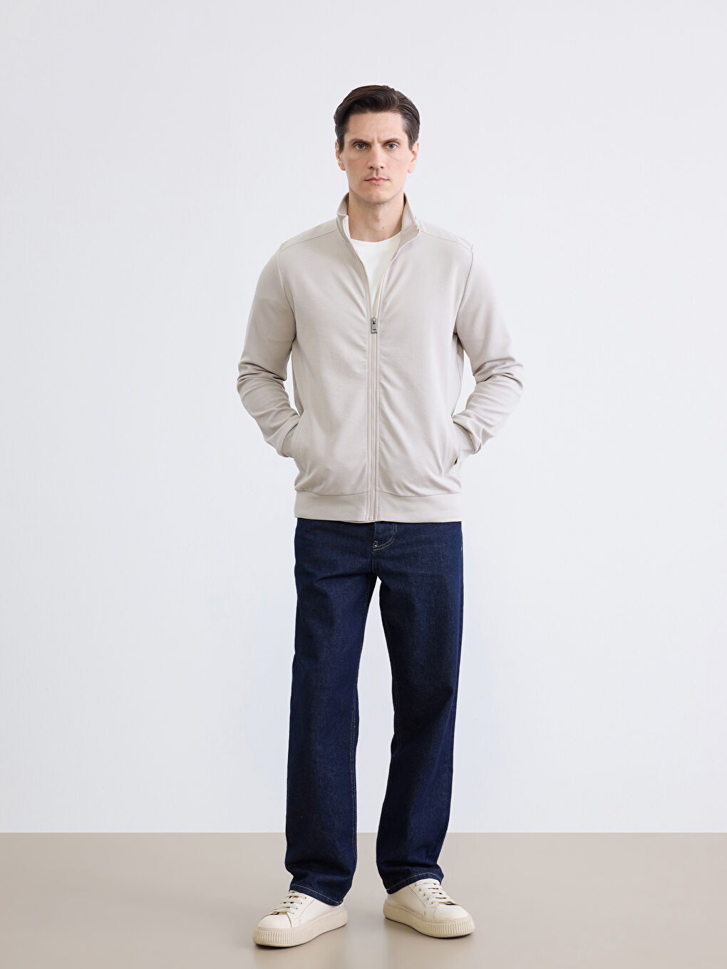 Мъжки суичър с висока яка и цип-3