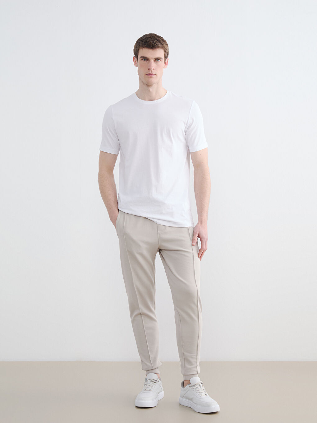 Bej Standart Kalıp Erkek Jogger Eşofman Altı