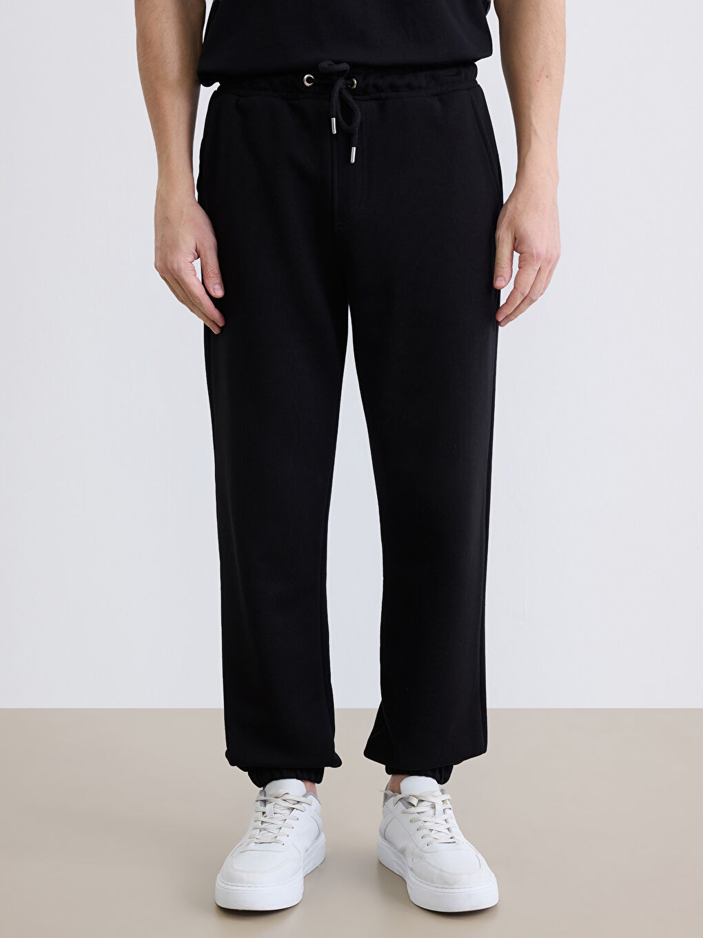 Siyah Standart Kalıp Erkek Jogger Eşofman Altı-1