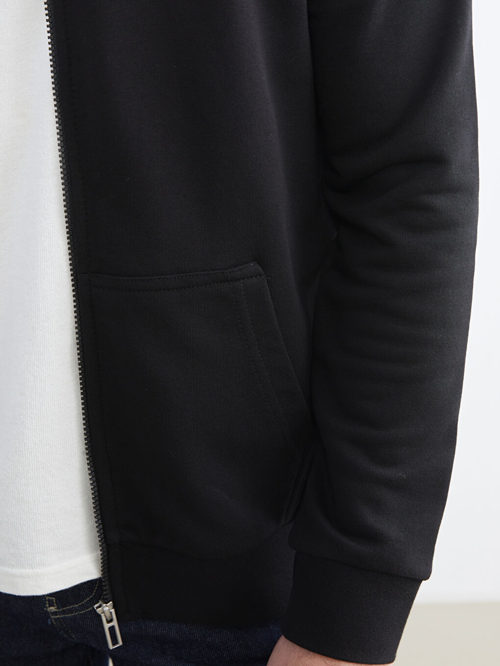 Siyah Standart Kalıp Kapüşonlu Erkek Fermuarlı Sweatshirt-2