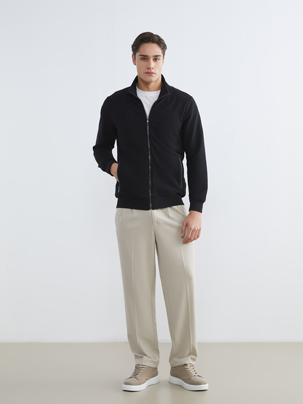 سویتشێرتی چاپکراوی یه‌خه‌ی مل بەرز بۆ پیاوان بە زنجیر-1