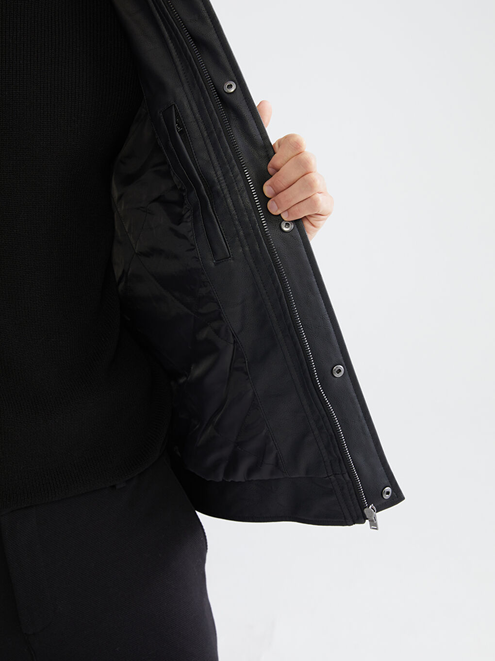 Siyah Standart Kalıp Kürk Yaka Erkek Deri Görünümlü Mont-2