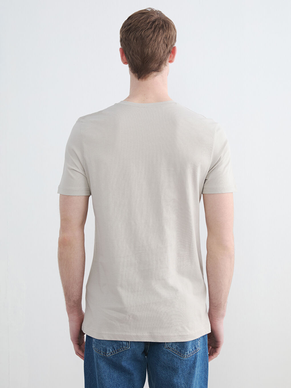 Bej V Yaka Erkek Tişört-3