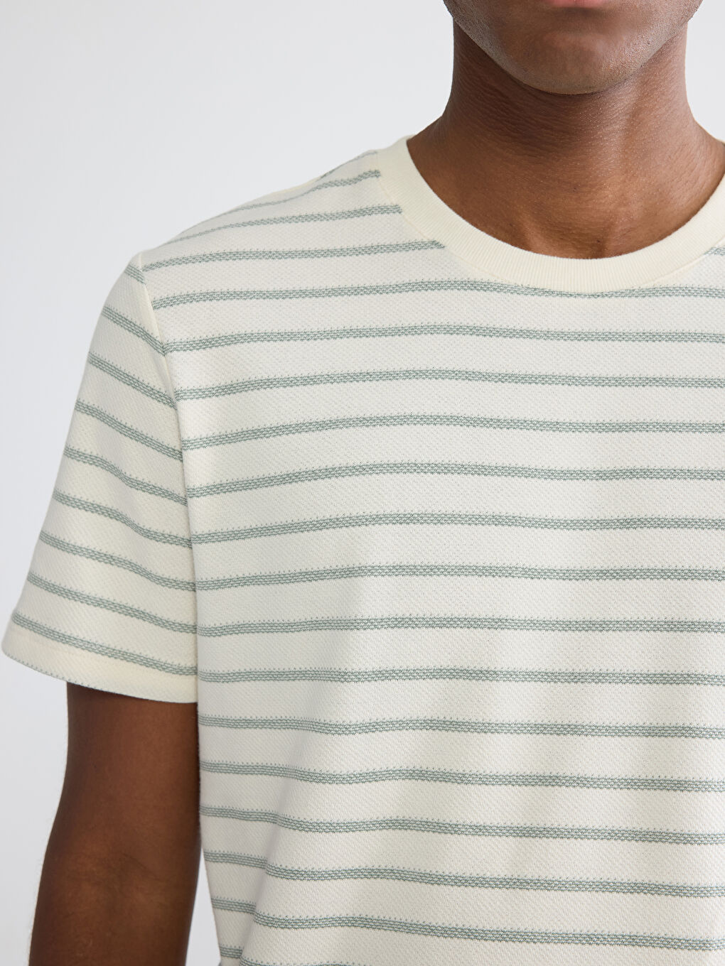 تي شيرت اخضر رجال-2