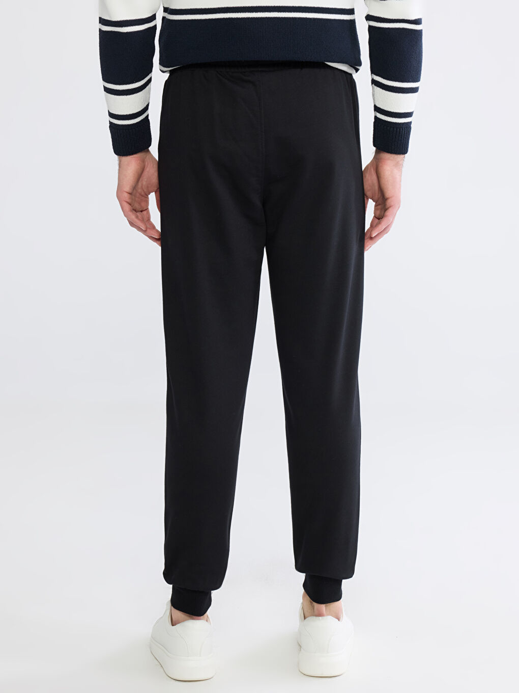 Siyah Standart Kalıp Fermuarlı Cepli Erkek Jogger Eşofman Altı-3