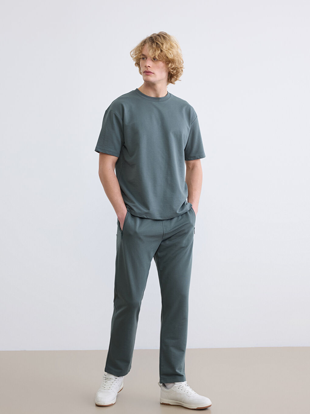 Men's Standard Fit Sweatpants