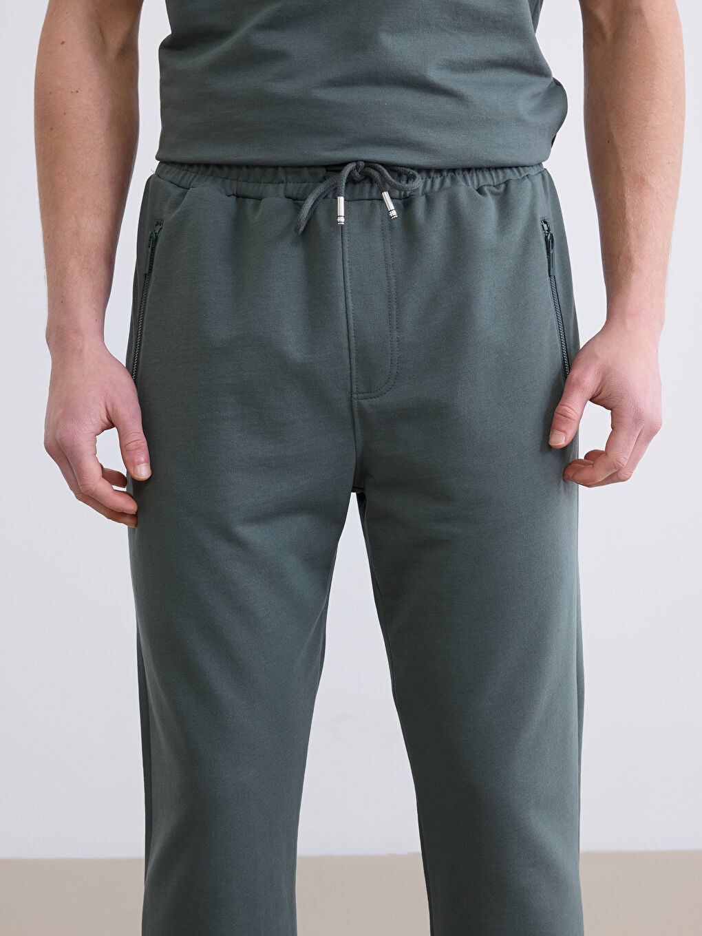 Men's Standard Fit Sweatpants-2