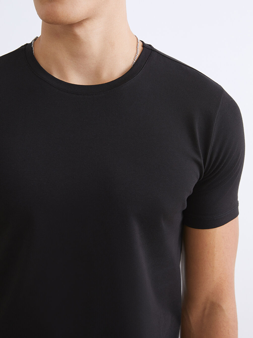 Siyah Bisiklet Yaka Penye Erkek Tişört-2