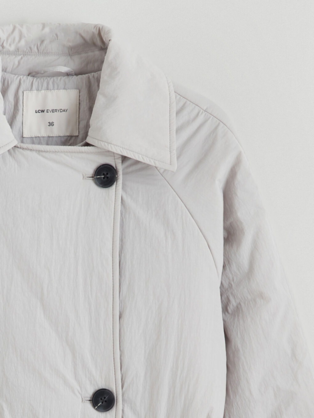 Ženska jakna sa postavom i kragnom košulje-6