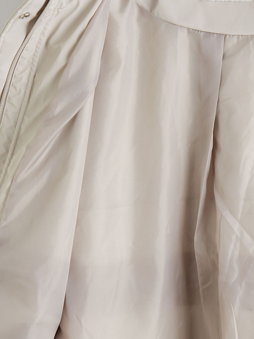 Kapüşonlu Kadın Deri Görünümlü Yağmurluk-6